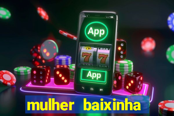 mulher baixinha transando com homens altos