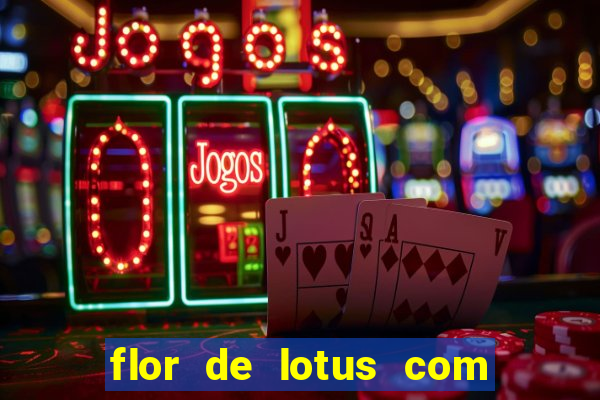 flor de lotus com lua tatuagem